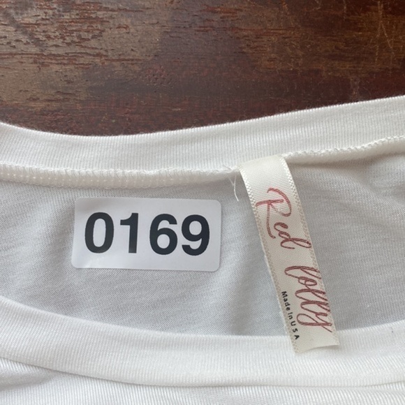 Red Lilly shirt made in the USA size small euc - Picture 5 of 6